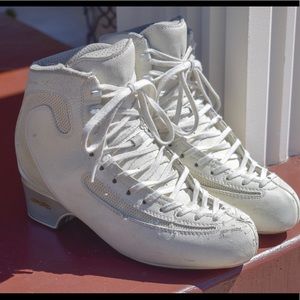 EDEA ICE FLY FIGURE SKATES- SIZE 265